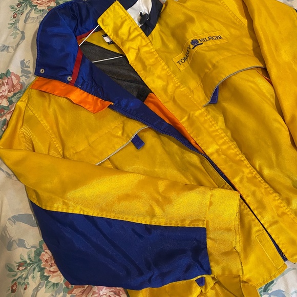 VINTAGE Tommy Hilfiger Jacket - Picture 9 of 10